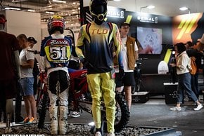 Auch einen Ausblick auf die neue Klamotten-Kollektion erwartet euch bei Troy Lee Design.