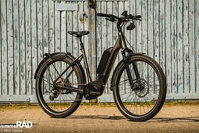 Das edle Diamant 138 E-Bike kommt mit Federgabel, Stollenreifen und starkem Performance Line CX-Motor von Bosch daher – UVP: 4.299 €