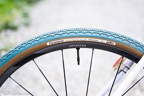 Der Panaracer Gravel King SK Reifen war leicht tubeless zu montieren.