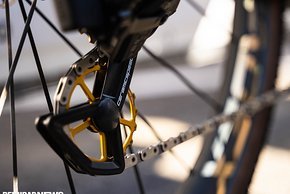 …und Ceramicspeed-Schaltrollen für höchstmögliche Effizienz.