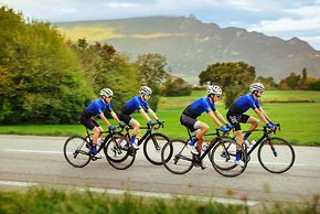 Die neuen Michelin Power Cup Rennrad-Reifen richten sich an Profis und engagierte Fahrradsportler*innen.
