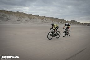 Vor dem Wind erreichen die Profis ein Tempo wie im Sprintzug bei der Tour de France