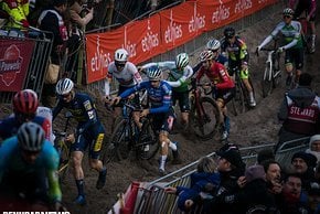 ... schallt es wie aus einem Stadion bei Szenen wie diesen.