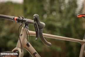 Sehr gut gefiel uns wie bei den anderen Bikes die Ergonomie der Shimano GRX-Brems-Schaltgriffe.