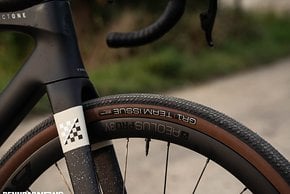 Die Bontrager Reifen überraschten mit gutem Kurvengrip, aber wirkten nicht wie besonders gute Leichtläufer.