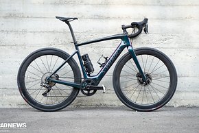 Aufsehen erregender Auftritt: die Testräder  Specialized S-Works Turbo Creo SL Roadbike Set-up...