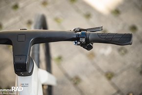 Das neueste Urban Bike im Aufgebot Canyons setzt neue Maßstäbe in Bezug auf hochwertiges, minimalistisches E-Bike-Design.
