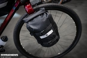 Der Gravelcage Halter mit 5-Liter-Packsack