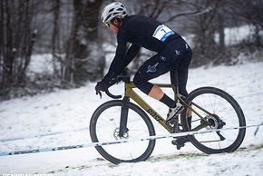 Man kann auch auf einem Gravel Bike in die Top10 fahren