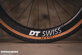 Eher für schnelle Graveltouren sind die leichten DT Swiss ERC 1100 Dicut-Laufräder