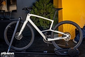 Specialized Sirrus Carbon Fitness Bike