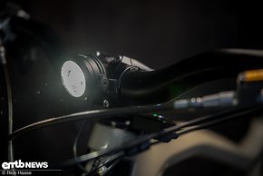 Wer eine kompakte Lampe für sein E-Bike such, der wird bei der Lupine SL Nano fündig.