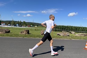 Bei hohen Temperaturen und wenig Schatten gilt es die Kräfte einzuteilen.