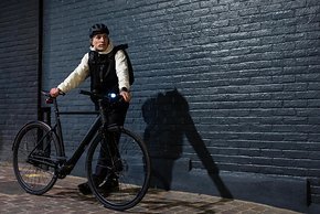 Das neue Elops Speed 900E ist das neue Urban E-Bike im Aufgebot Decathlons und kommt mit schlankem Rahmen und schlankem Preis von nur 1.899 €.
