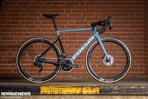 Nur 300 g schwerer als das Schwestermodell: Focus Izalco Max Disc 9.7 Axs mit SRAM Force AXS 2x12