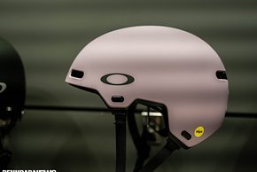 Auch ein neuer Urban-Helm wurde bei Oakley bereits ausgestellt.