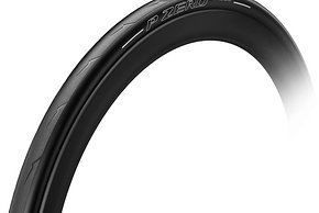 Das Pirelli Sommer-Kit umfasst den neuen Pirelli PZero Race TLR Tubeless Ready-Reifen...