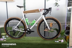 Allroad Bike von Milli Cycles mit Taschen von Fo Goods und Komponenten von Tune.