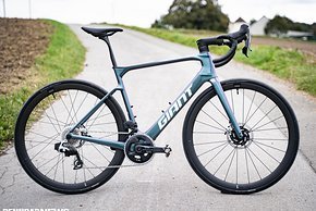 Das neue Giant Defy Advanced E+ EL0