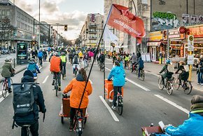 Demo des Berliner Bündnisses Straßen für alle zum Klimastreiktag.