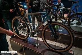 Wheel Dan aus Berlin baut aufregende Rennräder und Gravel Bikes aus Titan auf Kundenwunsch