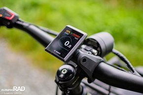 Das Kiox 300 Display wartet mit einem übersichtlichen Farbdisplay und smarten Funktionen wie Navigation auf.