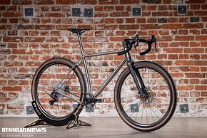 Weltpremiere für das Falkenjagd Aristos Trail R Gravel Bike aus Titan mit Muffen in 3D-Druck.