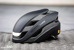 Der Lumos Ultra Mips kann durch schnittige Linien und sein mattes Finish optisch überzeugen.