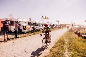 Elisa Longo Borghini hat Paris-Roubaix mit dem RSL Rahmen gewonnen.