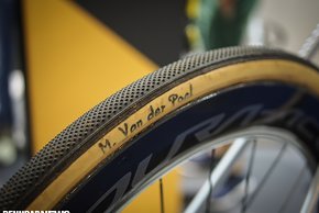 CX Reifen für trockene harte Böden am Rad von Mathieu van der Poel