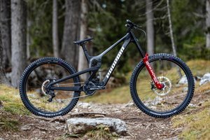 Neues Propain Rage 3R Downhill Bike: Evolution statt Revolution