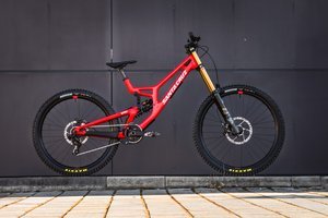 Santa Cruz V10 im Test: American Muscle