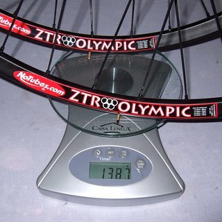 Gewicht Tune Systemlaufräder King Kong + ZTR Olympic VR: 100mm/QR + HR: 135mm/QR