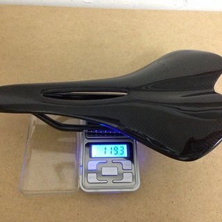 Gewicht No-Name Sattel 3K Carbon Saddle ca. 270 x 135mm