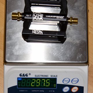 Gewicht Nukeproof Pedale (Platform) Neutron Mag/Ti 98x99x17mm