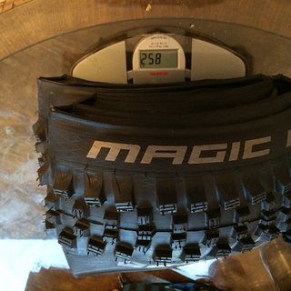 Gewicht Schwalbe Reifen Magic Mary (SnakeSkin, TL Easy, TrailStar)  60-584 (27.5 x 2.35, 650B)