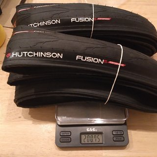 Gewicht Hutchinson Reifen Fusion 5 Performance 700-25C, 25-622