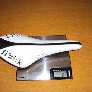 Gewicht fi'zi:k (Fizik) Sattel Airone CX 300 x 132 mm