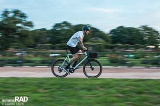 Für den Test wurde das Stahlrahmen City Gravel Bike viele Wochen durch die hessische Großstadt bewegt