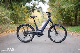 Moustache Xroad 2026 – erhältlich als komfortabler Tiefeinsteiger (Open) oder hier abgebildetes vollgefedertes FS-Modell mit Bosch-Antrieb. Moustache Xroad 2026 – erhältlich als komfortabler Tiefeinsteiger (Open) oder hier abgebildetes vollgefedertes FS-Modell mit Bosch-Antrieb.