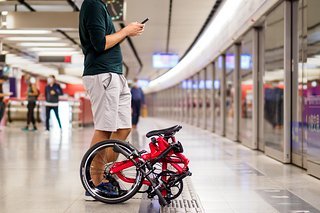 Mit dem Faltrad in die Bahn