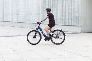 Pendler*innen sind, nach Menschen, die das Klima entlasten wollen, die zweithäufigsten Kund*innen für E-Bikes. Vermutlich kann man diese beiden Faktoren auch kombinieren.