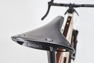 Beim Jubiläumsmodell wird auf einen Brooks-Sattel gesetzt. Beim Jubiläumsmodell wird auf einen Brooks-Sattel gesetzt.