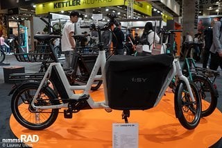 Das P12 ZR von i:SY ist eines von zwei neuen Lastenrädern der Kompaktbike-Experten mit der neuen Pinion MGU.