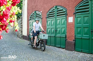 Durchdacht, komfortabel und familientauglich: Das Moustache Lundi 20 Cargo 3 überzeugt im Alltag mit sicherem Fahrverhalten und cleveren Details.