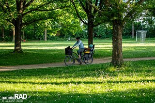 Wendig, vielseitig, tourentauglich: Das Benno Boost 10D überzeugt als E-Lastenrad für Freizeit und Alltag – mit kleinen Schwächen, aber großem Gesamtpaket. Wendig, vielseitig, tourentauglich: Das Benno Boost 10D überzeugt als E-Lastenrad für Freizeit und Alltag – mit kleinen Schwächen, aber großem Gesamtpaket.