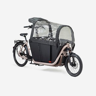 Mit dem BTWIN F900E hat Decathlon seit Kurzem auch ein Long John im Programm, welches mit einem Brose S Mag Motor und funktionalem Zubehör aufwarten kann.