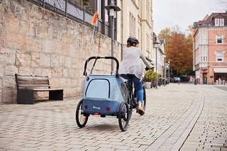 Mit schmalem Aufbau soll der Dryk Duo Plus auch durch schmale Hauseingänge passen.