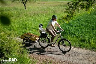 Im Praxistest zeigte der Veolo Cargo ein sehr neutrales und stabiles Fahrverhalten, auch mit 40 kg Beladung. Im Praxistest zeigte der Veolo Cargo ein sehr neutrales und stabiles Fahrverhalten, auch mit 40 kg Beladung.