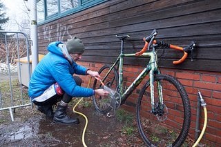 Auch oder gerade Diejenigen, die den Winter über das Rad nicht einmotten, sondern fahren, sollten spätestens im Frühjahr einen Rundum-Check durchführen.